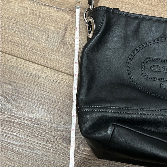 Women’s black leather coach handbag - Picture 8 of 10